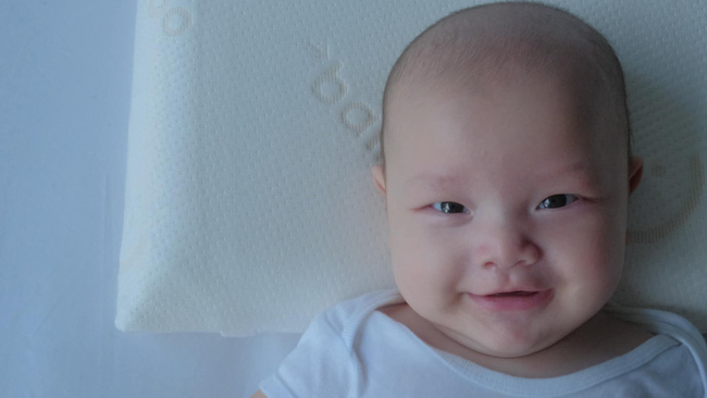 Kim Lý kỷ niệm ngày cặp song sinh tròn 4 tháng tuổi bằng hình ảnh cực ngọt ngào của gia đình nhỏ - Ảnh 3.
